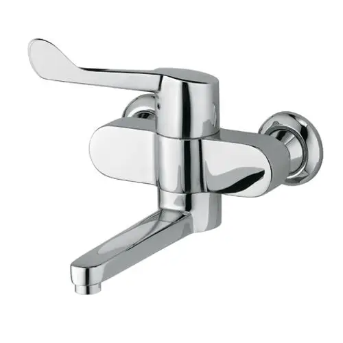 Wandarmatur mit einem Hebel zum Einstellen der Wassertemperatur, aus glänzendem Chrom, geeignet für den Einsatz in klinischen Einrichtungen, Marke Kludi.